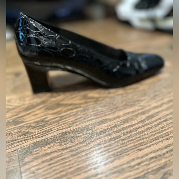Roberto Capucci black shiny crocodile effect leather heel Size 6.5 - Picture 3 of 6